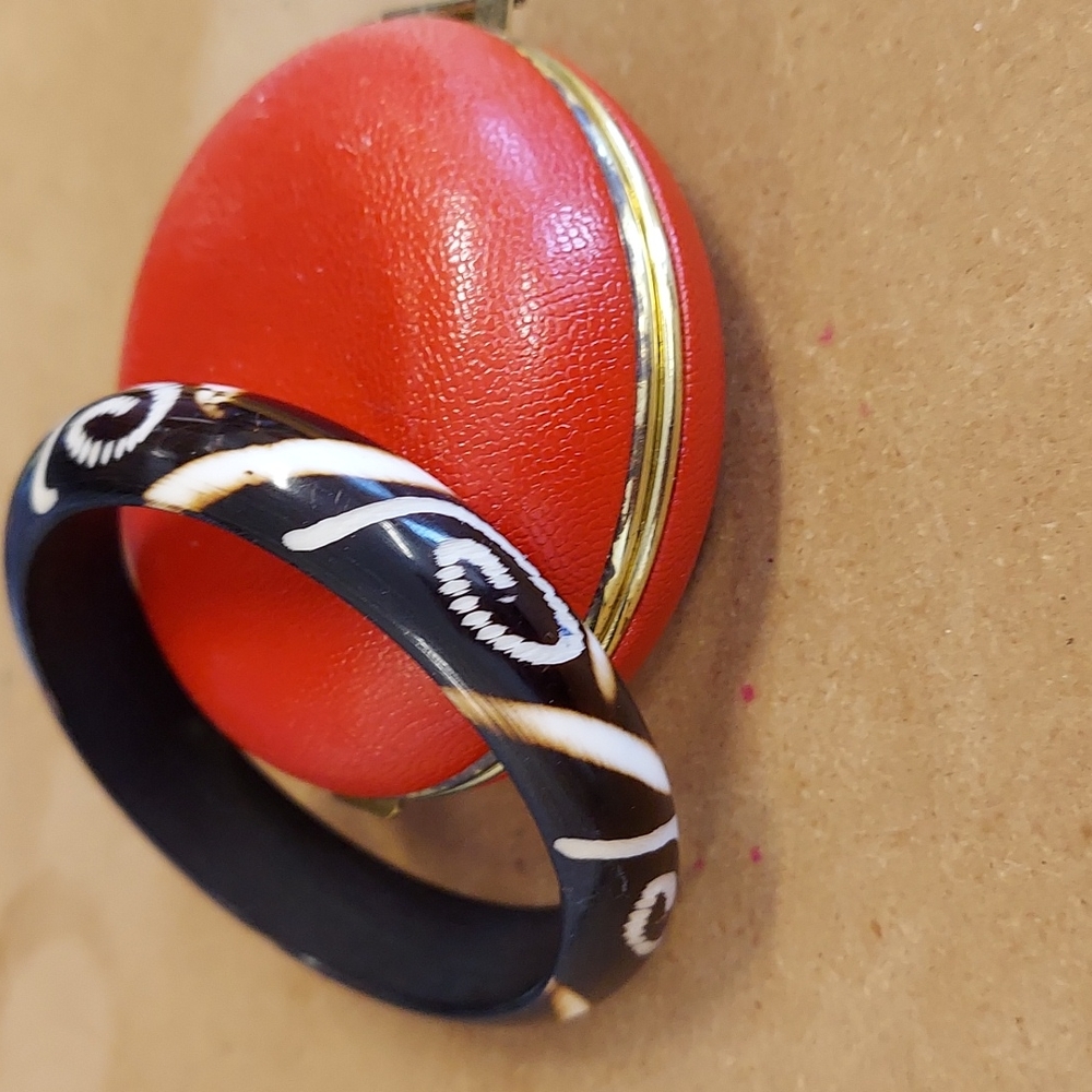 🤍 Vintage Bakelite Brown White Swirl Bangle Bracelet